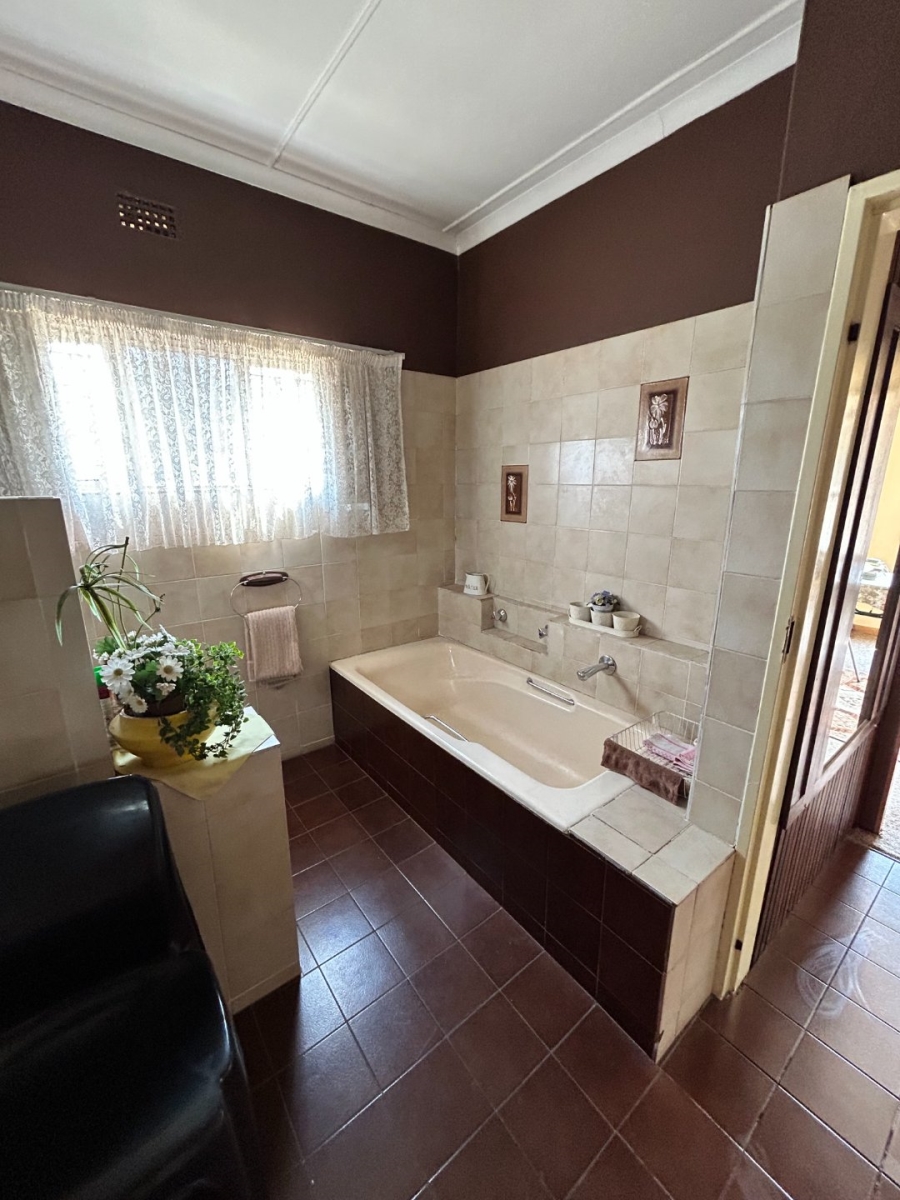 4 Bedroom Property for Sale in Hospitaalheuwel Free State